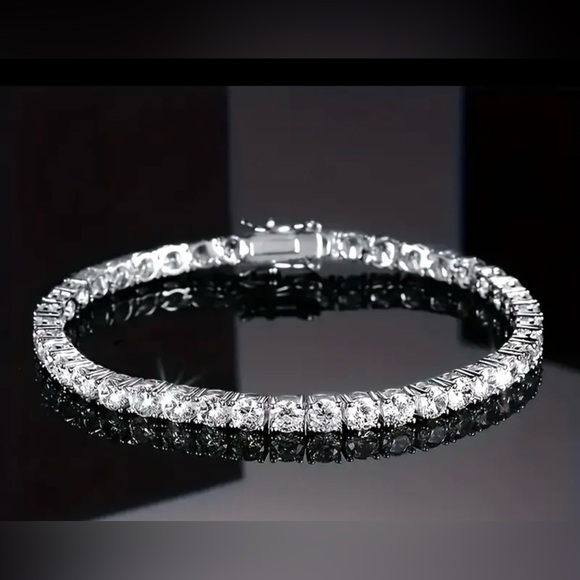 Elegant 18K Gold and Sterling Silver Tennis Bracelet 4mm - Picture 4 of 4